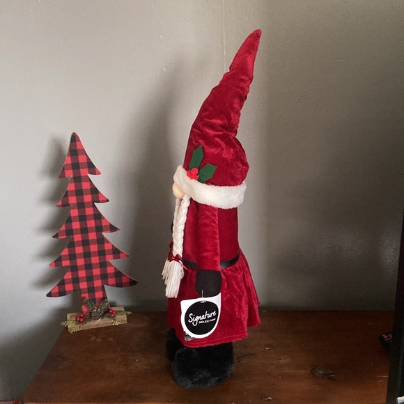 NWT- Beautiful Mrs Claus Greeter Gnome Decoration w/ Extendable Legs 27”-37” H - Picture 11 of 17
